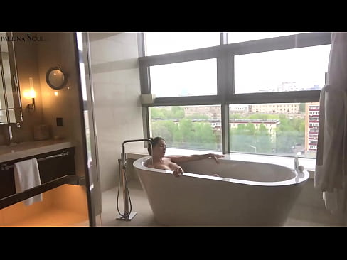 ❤️ Pitikek mezin Bi dilgermî pizika xwe di serşokê de dihejîne ️❌ Kalîteya porno li ku.drpornofilme.ru